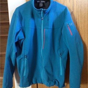 Women’s Arc’teryx’s Blue Gamma LT soft shell